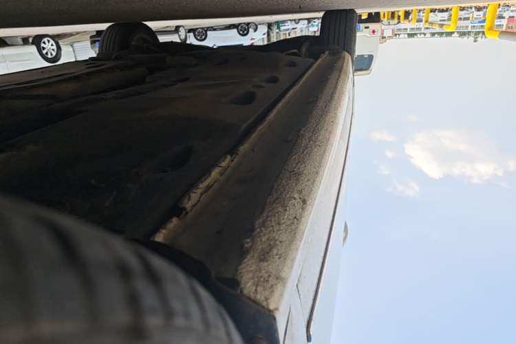 Used Volkswagen Sagitar 2018 1.6L Manual Comfort Model Right Side Sill