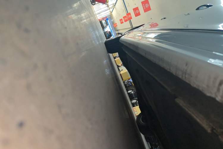 Used Volkswagen Sagitar 2018 1.6L Manual Comfort Model Right Side Sill