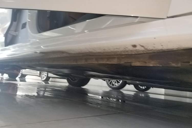Used Volkswagen Sagitar 2018 180TSI DSG Prestige Edition Right Side Sill