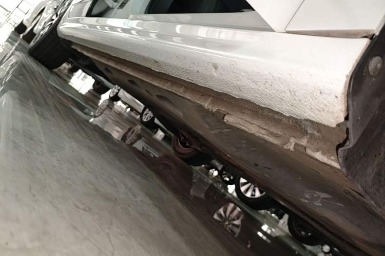 Used Volkswagen Sagitar 2018 1.6L Automatic Comfort Model Right Side Sill