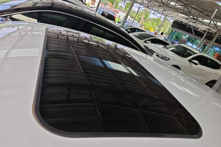 Used Volkswagen Sagitar 2018 1.6L Automatic Comfort Model Roof