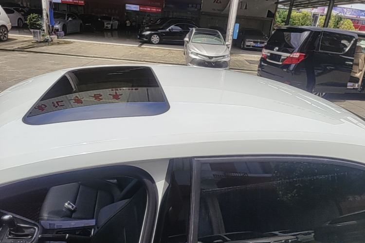 Used Volkswagen Sagitar 2018 1.6L Automatic Comfort Model Roof