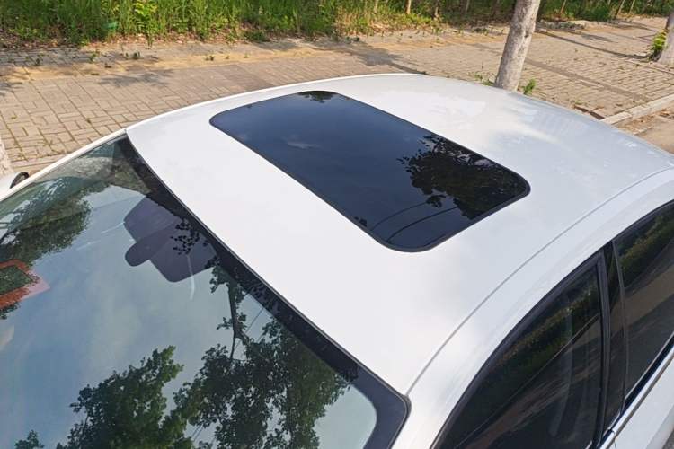 Used Volkswagen Sagitar 2018 1.6L Automatic Comfort Model Roof