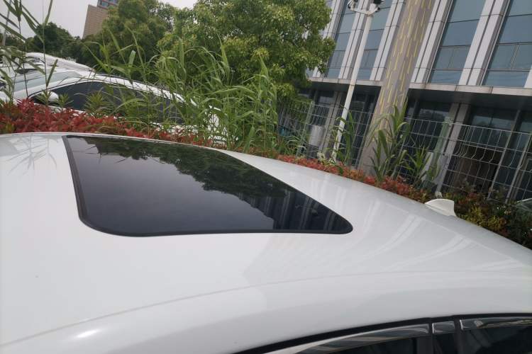 Used Volkswagen Sagitar 2018 1.6L Automatic Comfort Model Roof