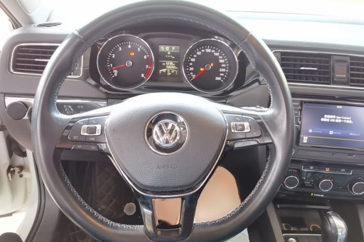Used Volkswagen Sagitar 2018 1.6L Automatic Comfort Model Steering Wheel