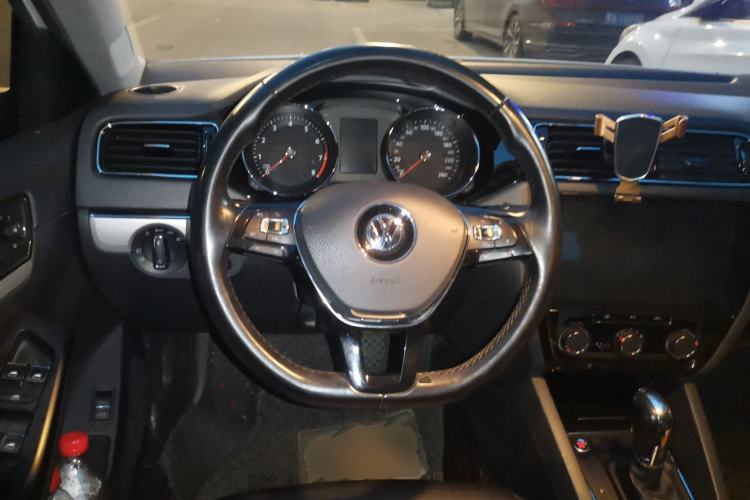 Used Volkswagen Sagitar 2018 1.6L Automatic Comfort Model Steering Wheel