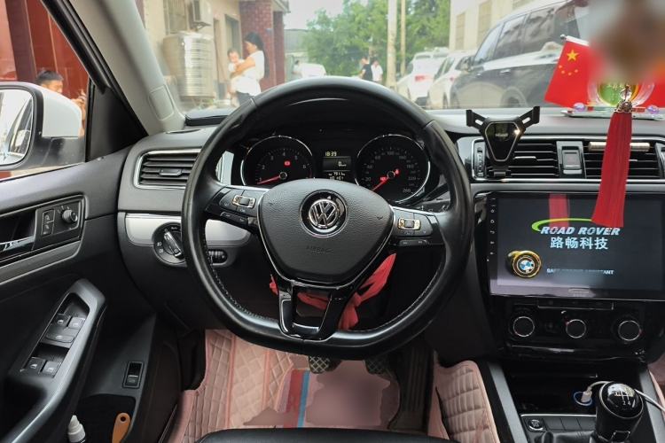 Used Volkswagen Sagitar 2018 1.6L Manual Comfort Model Steering Wheel