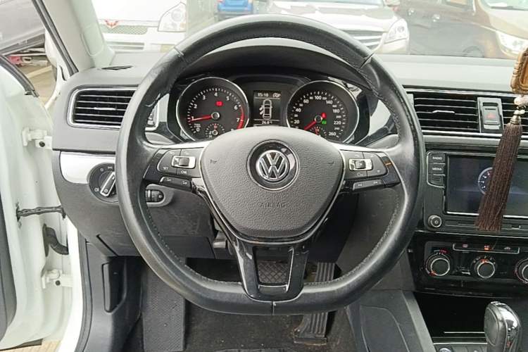 Used Volkswagen Sagitar 2018 280TSI DSG Ignite Edition Steering Wheel