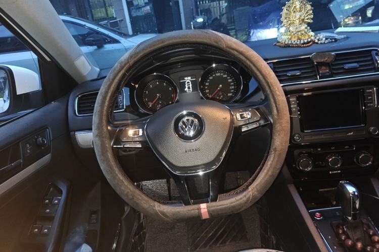 Used Volkswagen Sagitar 2018 280TSI DSG Comfort Model Steering Wheel