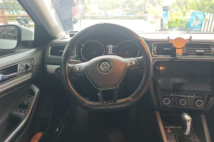 Used Volkswagen Sagitar 2018 280TSI DSG Ignite Edition Steering Wheel