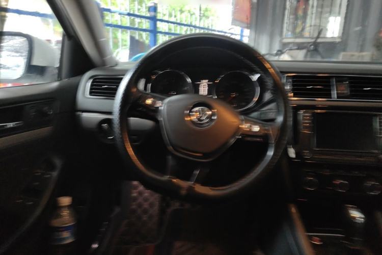 Used Volkswagen Sagitar 2018 280TSI DSG Ignite Edition Steering Wheel