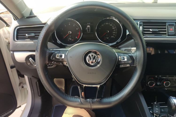 Used Volkswagen Sagitar 2018 280TSI DSG Ignite Edition Steering Wheel