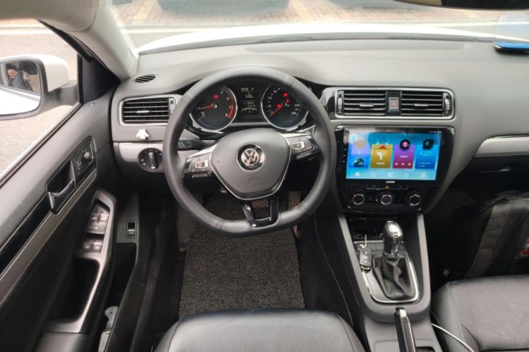 Used Volkswagen Sagitar 2018 1.6L Automatic Comfort Model Steering Wheel