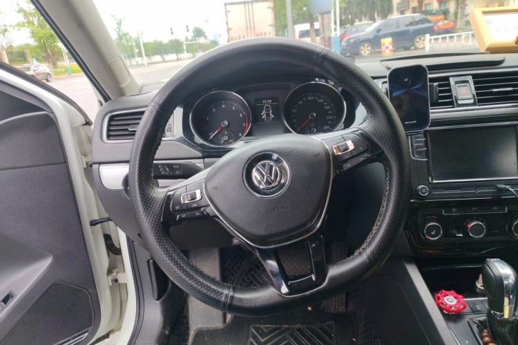 Used Volkswagen Sagitar 2018 180TSI DSG Prestige Edition Steering Wheel