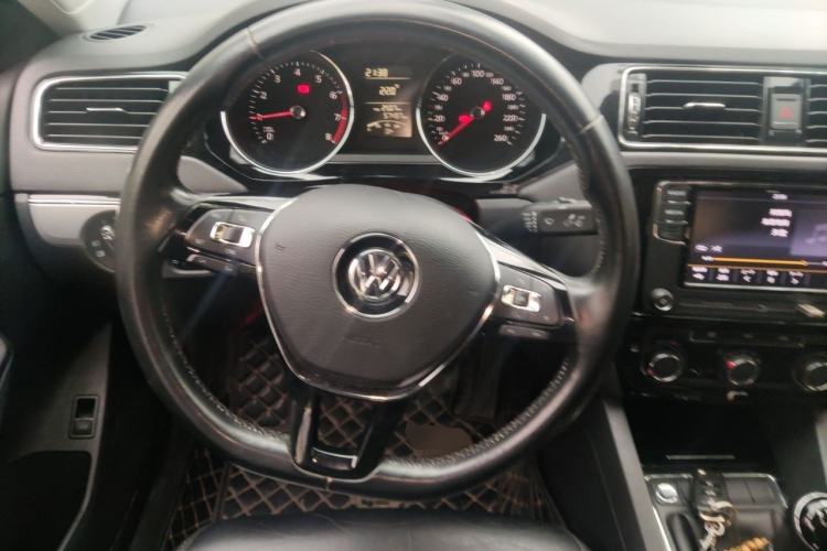 Used Volkswagen Sagitar 2018 1.6L Manual Comfort Model Steering Wheel