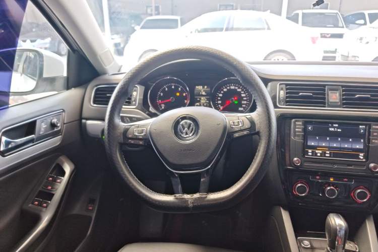 Used Volkswagen Sagitar 2018 1.6L Automatic Comfort Model Steering Wheel