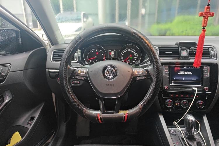 Used Volkswagen Sagitar 2018 280TSI DSG Luxury Model Steering Wheel