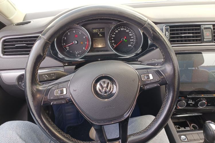 Used Volkswagen Sagitar 2018 1.6L Automatic Comfort Model Steering Wheel