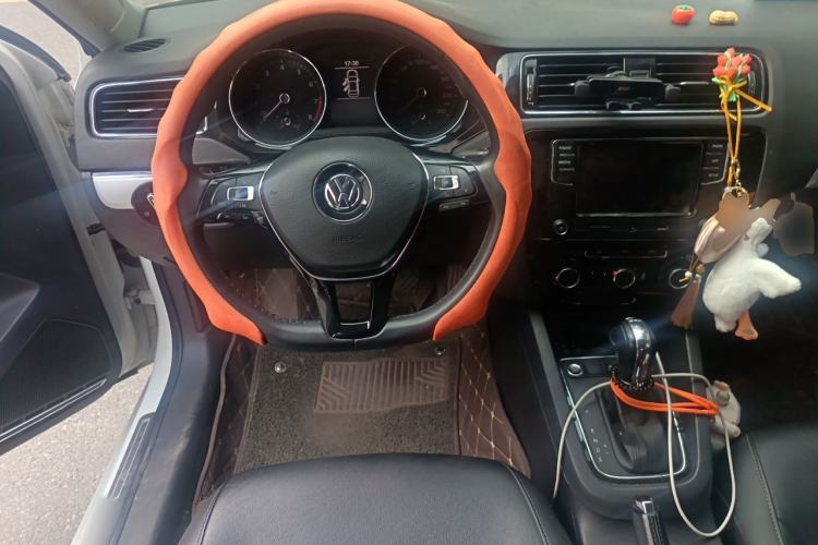 Used Volkswagen Sagitar 2018 280TSI DSG Ignite Edition Steering Wheel