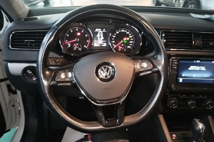 Used Volkswagen Sagitar 2018 180TSI DSG Prestige Edition Steering Wheel