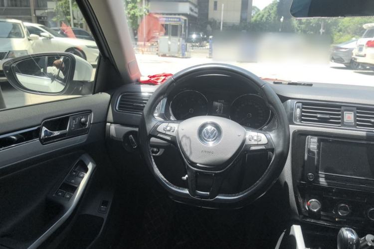 Used Volkswagen Sagitar 2018 280TSI DSG Ignite Edition Steering Wheel
