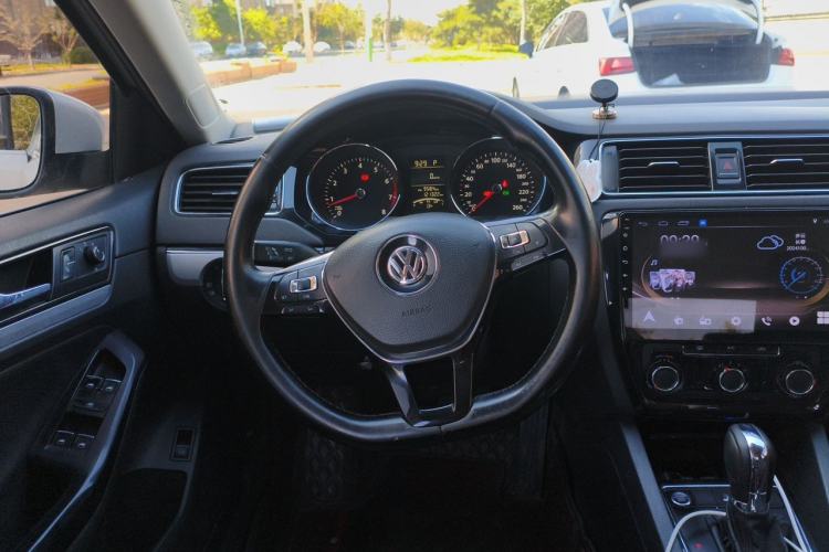 Used Volkswagen Sagitar 2018 1.6L Automatic Comfort Model Steering Wheel