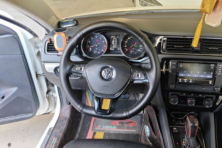 Used Volkswagen Sagitar 2018 280TSI DSG Comfort Model Steering Wheel