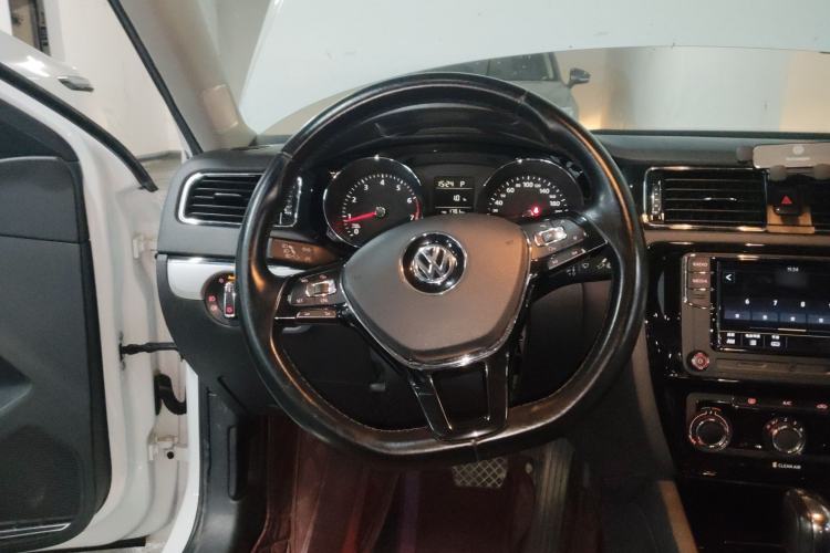 Used Volkswagen Sagitar 2018 1.6L Automatic Comfort Model Steering Wheel