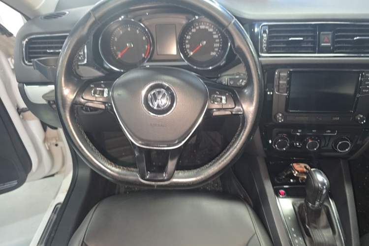Used Volkswagen Sagitar 2018 1.6L Automatic Comfort Model Steering Wheel