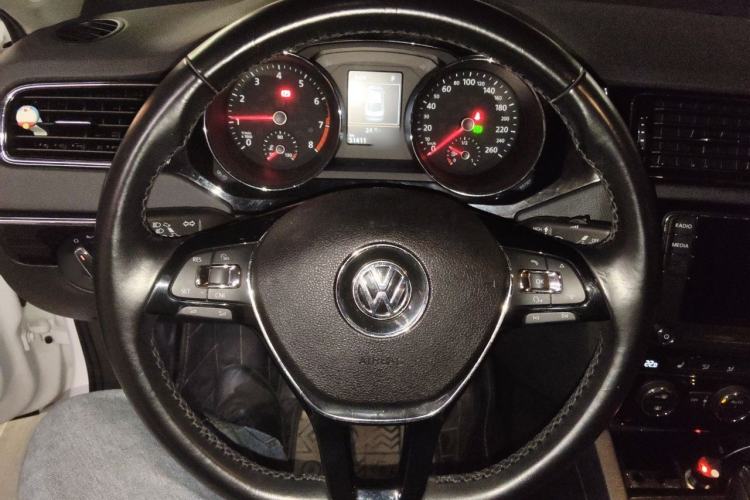 Used Volkswagen Sagitar 2018 280TSI DSG Luxury Model Steering Wheel
