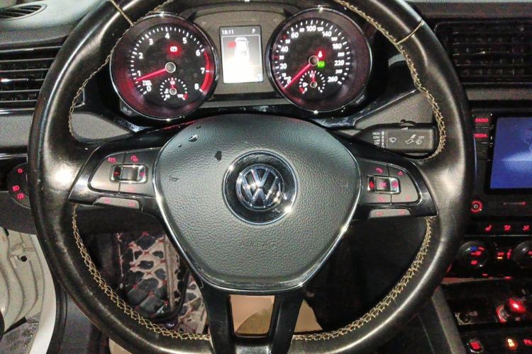 Used Volkswagen Sagitar 2018 280TSI DSG Luxury Model Steering Wheel