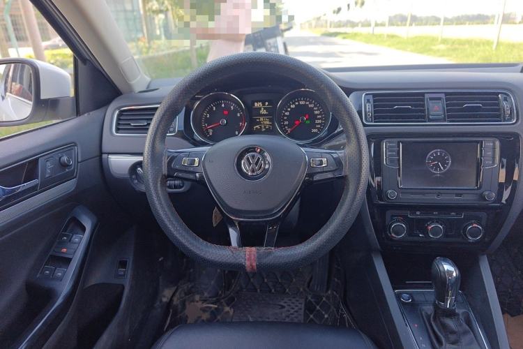 Used Volkswagen Sagitar 2018 1.6L Automatic Comfort Model Steering Wheel