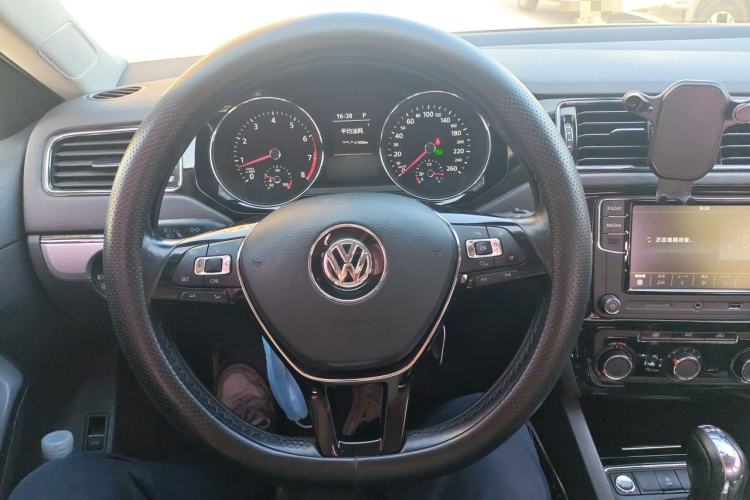 Used Volkswagen Sagitar 2018 280TSI DSG Comfort Model Steering Wheel