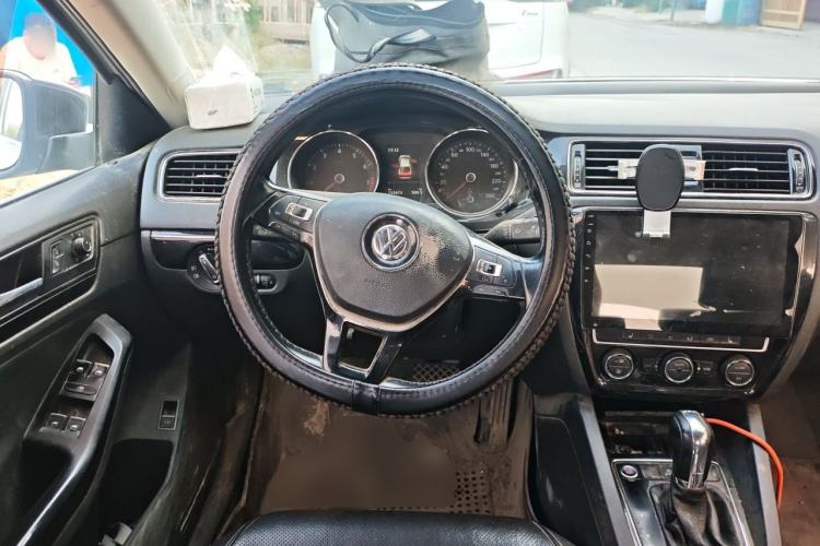 Used Volkswagen Sagitar 2018 280TSI DSG Luxury Model Steering Wheel