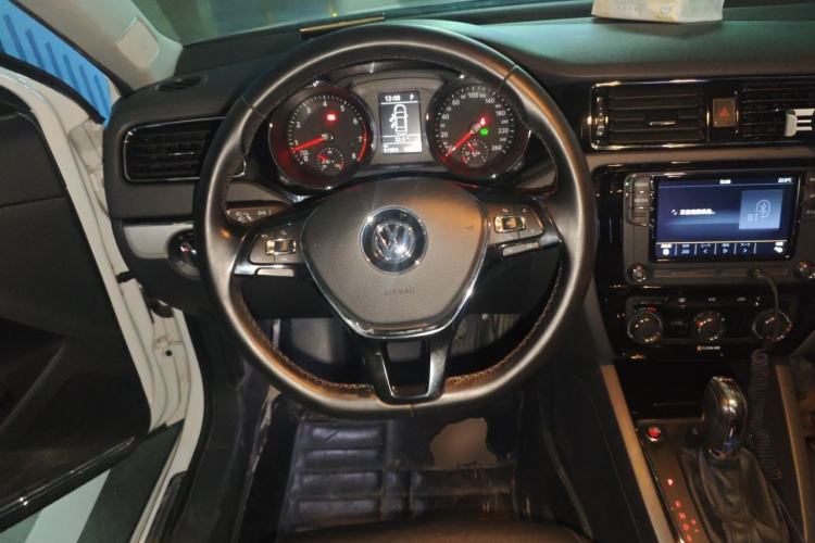 Used Volkswagen Sagitar 2018 280TSI DSG Ignite Edition Steering Wheel