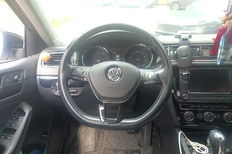 Used Volkswagen Sagitar 2018 280TSI DSG Luxury Model Steering Wheel