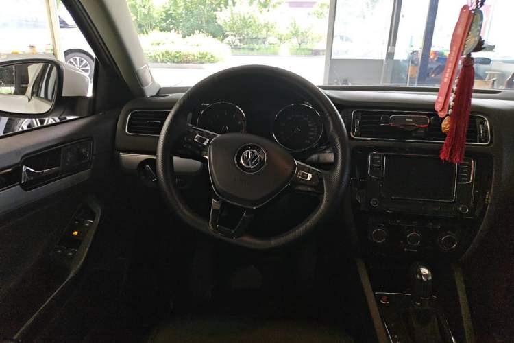 Used Volkswagen Sagitar 2018 1.6L Automatic Comfort Model Steering Wheel