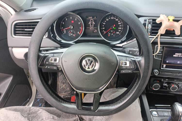 Used Volkswagen Sagitar 2018 280TSI DSG Ignite Edition Steering Wheel