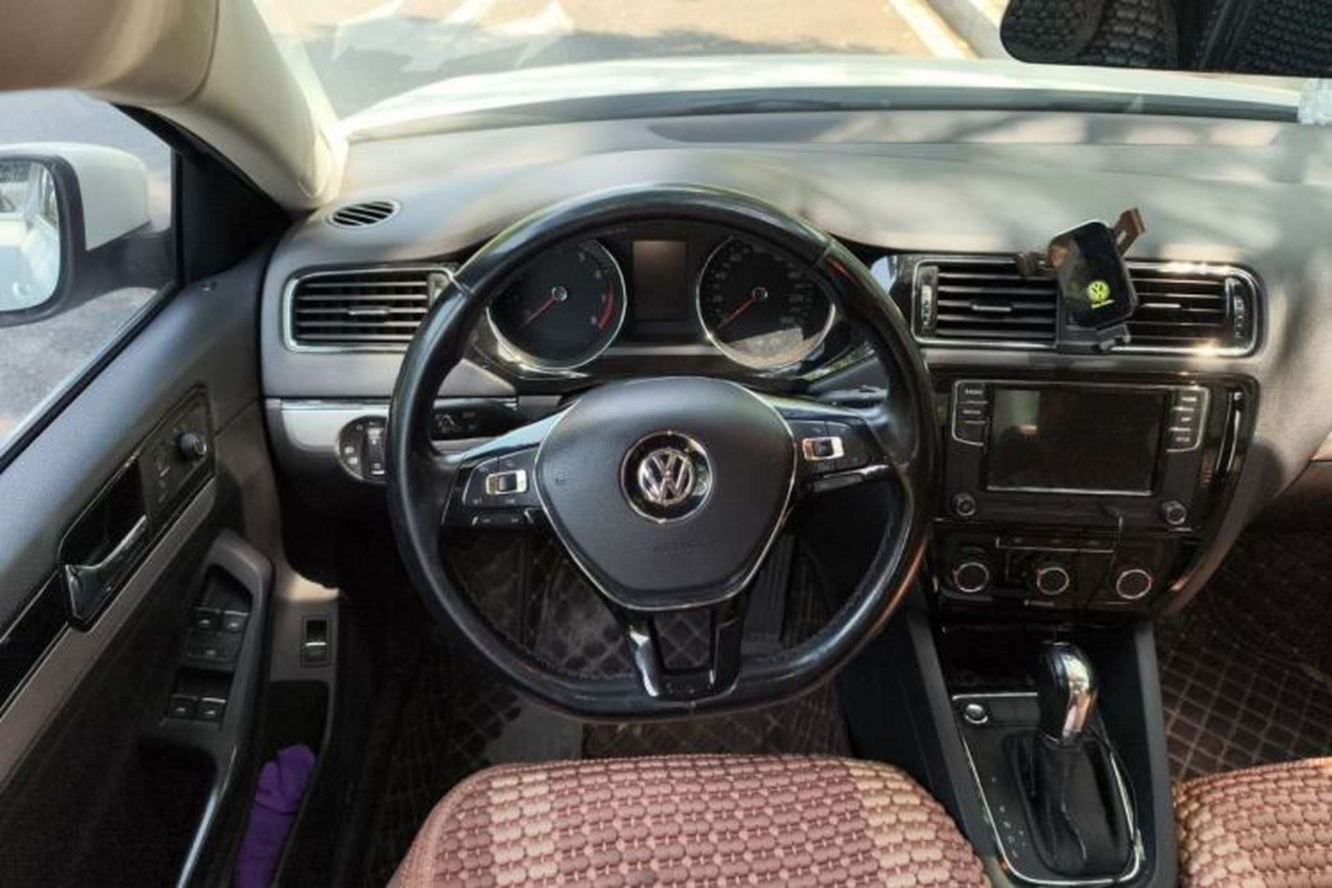 Used Volkswagen Sagitar 2018 1.6L Automatic Comfort Model Steering Wheel