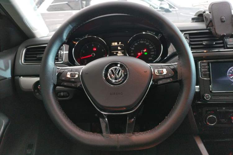 Used Volkswagen Sagitar 2018 1.6L Automatic Comfort Model Steering Wheel