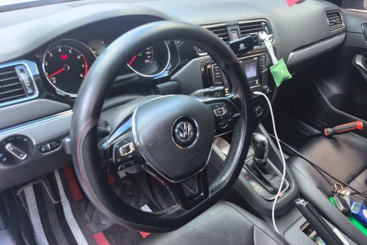 Used Volkswagen Sagitar 2018 1.6L Automatic Comfort Model Steering Wheel