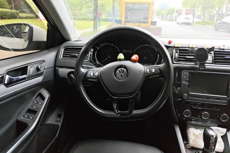 Used Volkswagen Sagitar 2018 1.6L Automatic Comfort Model Steering Wheel