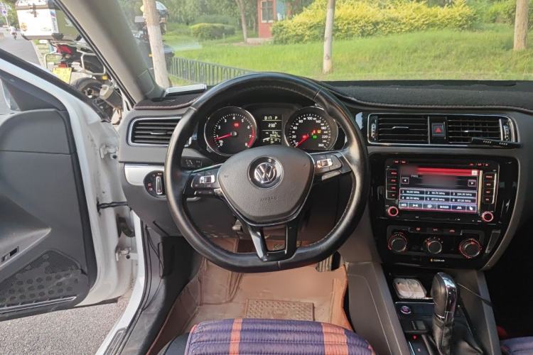 Used Volkswagen Sagitar 2018 1.6L Automatic Comfort Model Steering Wheel