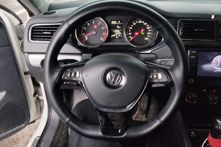 Used Volkswagen Sagitar 2018 1.6L Automatic Comfort Model Steering Wheel