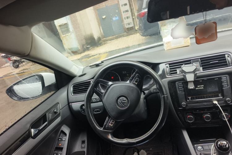 Used Volkswagen Sagitar 2018 1.6L Manual Comfort Model Steering Wheel