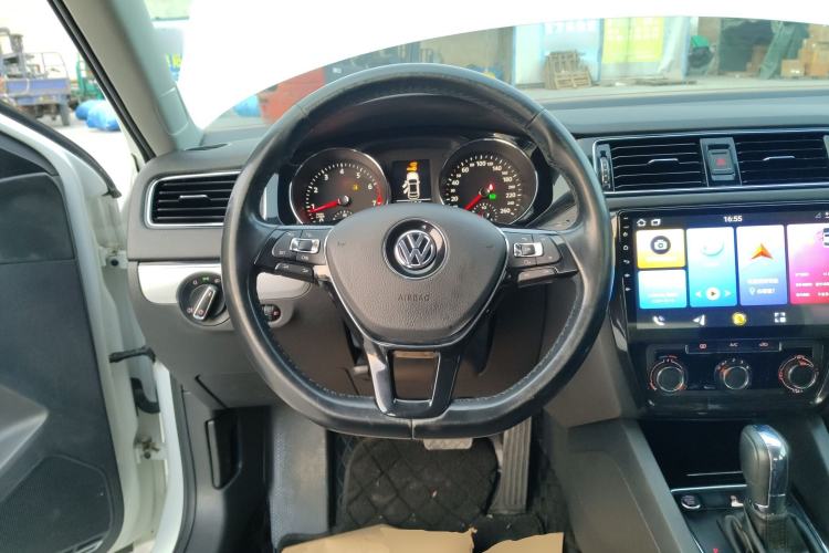 Used Volkswagen Sagitar 2018 280TSI DSG Ignite Edition Steering Wheel