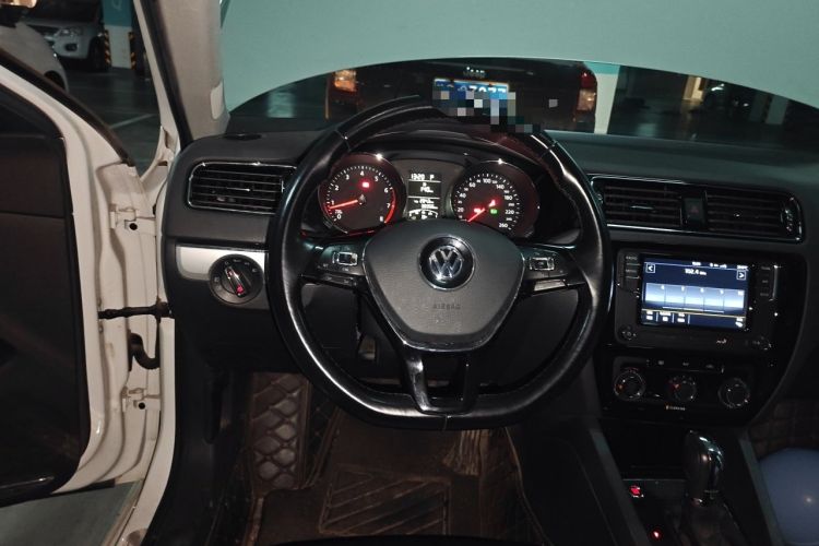 Used Volkswagen Sagitar 2018 1.6L Automatic Comfort Model Steering Wheel