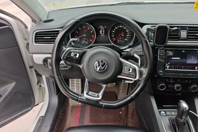 Used Volkswagen Sagitar 2018 280TSI DSG Ignite Edition Steering Wheel