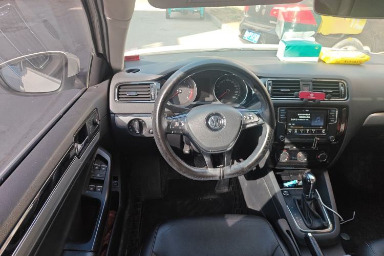 Used Volkswagen Sagitar 2018 1.6L Automatic Comfort Model Steering Wheel
