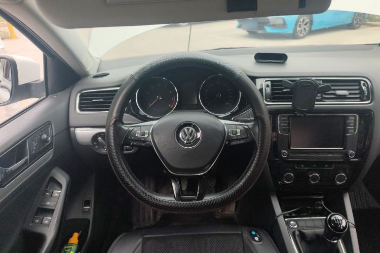 Used Volkswagen Sagitar 2018 1.6L Manual Comfort Model Steering Wheel